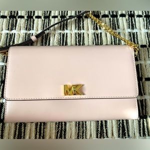 Michael Kors Turnlock Pale Pink Leather Wallet with Detachable Chain Strap